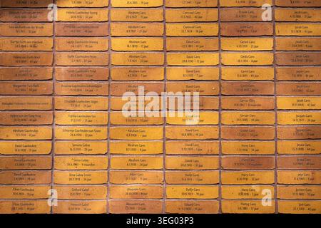 Amsterdam, pays-Bas, 26.03.2026, noms gravés sur le mur du National Holocaust Names Monument Memorial Park Banque D'Images