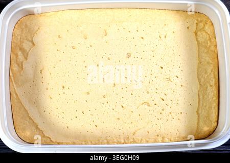 halawa tahini (également connu sous le nom de halva tahiniya), une confiserie traditionnelle du moyen-Orient faite principalement de beurre ou de pâte de sésame (tahini), de sucre, et Banque D'Images