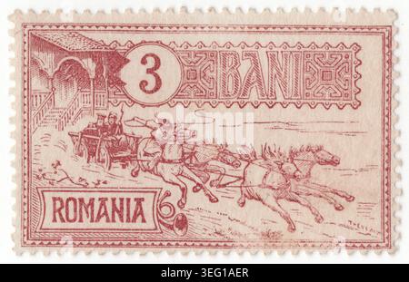 ROUMANIE - 1903 : timbre-poste brun-violet de 3 Ban représentant mail Coach quittant le bureau de poste. Un chariot postal traditionnel tiré par des chevaux, connu sous le nom de calash, se précipitant d'une station de poste rurale. Un chauffeur fouette une équipe de quatre chevaux galopants à travers un paysage ouvert pour livrer le courrier. À l'intérieur de la voiture, deux passagers, dont un fonctionnaire en uniforme, sont assis. Une corne de poteau se trouve au premier plan. La scène capture la nature vitale des premiers moyens de transport, émis pour commémorer l'ouverture du nouveau Palais de la poste à Bucarest, une étape importante pour le réseau de communication moderne du pays Banque D'Images