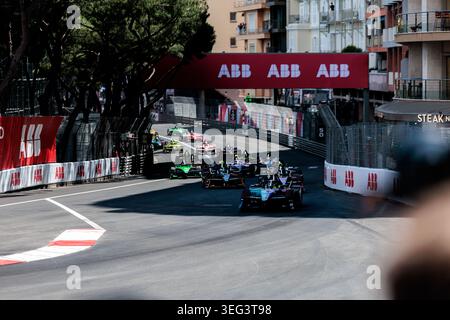 Monte Carlo, Monaco. 16 mai 2026. Les pilotes de formule E participent à la course 1 du week-end sur le circuit de Monaco lors du week-end E-Prix de formule E Monaco le 16 mai 2026 à Monte Carlo, Monaco. Banque D'Images