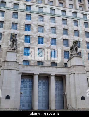 Londres - 07 09 2022 : vue de la façade du Ministère de la Défense Banque D'Images