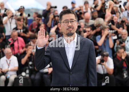 Cannes, France. 18 mai 2026. © PHOTOPQR/NICE MATIN/Patrice Lapoirie ; Cannes ; 18/05/2026 ; 79ème Festival de Cannes : Photocall 'Hope' CANNES, FRANCE - 18 MAI : le réalisateur et scénariste sud-coréen Na Hong-Jin pose lors d'un photocall pour le film 'Hope' à la 79ème édition du Festival de Cannes, France le 18 mai 2026 79ème festival international de Cannes aura lieu du 12 au 23 mai 2026 crédit : MAXPPP/Alamy Live News Banque D'Images