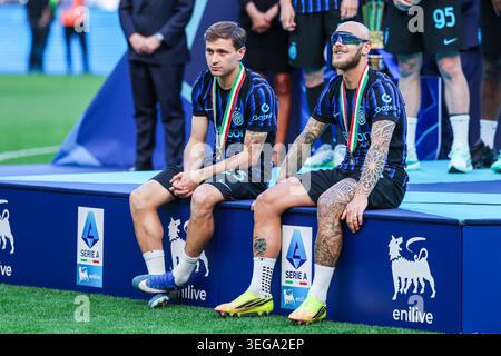 Federico Dimarco du FC Internazionale et Nicolo Barella du FC Internazionale ont vu lors du match de Serie A 2025/26 entre le FC Internazionale et le Hellas Verona FC au stade San Siro de Milan, Italie Banque D'Images
