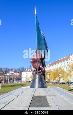 Mémorial de la résistance de la seconde Guerre mondiale dans le parc Klarov, espace vert urbain paisible et historiquement important situé dans le quartier de Mala Strana à Prague, C. Banque D'Images