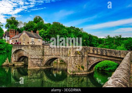 Pont de Ludford : une traversée historique au cœur de Ludlow Banque D'Images