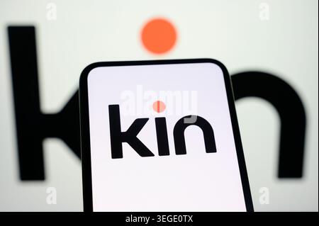 PARIS, FRANCE - 19 MAI 2026 : une image d'illustration montre le logo Kin sur l'écran d'un smartphone. Banque D'Images