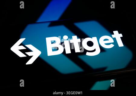 PARIS, FRANCE - 19 MAI 2026 : une illustration montre le logo Bitget sur l'écran d'un smartphone. Banque D'Images