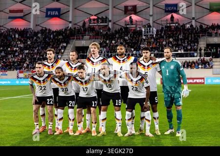 LUXEMBOURG, LUXEMBOURG - 14 NOVEMBRE : départ de onze de l'Allemagne avant le match des qualifications de la Coupe du monde de la FIFA UEFA entre Luxembourg vs Allemagne au stade de Luxembourg sur le match 9 des qualifications de la Coupe du monde de la FIFA UEFA le 14 novembre 2025 à Luxembourg, Luxembourg. Rangée arrière : Leon Goretzka (Allemagne, 8), Waldemar Anton (Allemagne, 3), Nick Woltemade (Allemagne, 11), Jonathan Tah (Allemagne, 4), Aleksandar Pavlovic (Allemagne, 5), Oliver Baumann (Allemagne, 1) première ligne : David Raum (Allemagne, 22), Serge Gnabry (Allemagne, 20), Florian Wirtz (Allemagne, 17), Leroy Sane (Allemagne, 19), Ridle Baku (Allemagne, 23) Banque D'Images