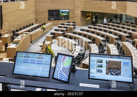 Salle de réunion vide devant le début de la session plénière. Session constitutive du 18e parlement de Bade-Wuertemberg. Étrange : le Banque D'Images