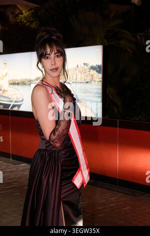 Cannes, France. 16 mai 2026. 24yassmin est vu à l'Hôtel le Majestic barrière lors de la 79ème édition du Festival International du film de Cannes en mai Banque D'Images