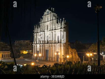 Macao, Chine - 13 mars 2018 : ruines du stand de Saint Paul sous le ciel nocturne à Macao, mettant en valeur le mélange de cultures et de riche histoire de la ville Banque D'Images