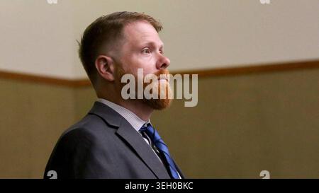 David William Platek, de Visalia, en Californie, a été accusé de deux crimes et d'un délit pour avoir prétendument usurpé l'identité du militant politique Kevin P. Rice dans un faux compte Facebook en août 2018. Il a été mis en accusation le 5 septembre 2019, dans la salle d'audience du juge Dodie Harman. Le 28 janvier 2025, un acte d'accusation fédéral a été déposé accusant Platek de menacer de faire sauter une école du comté de San Luis Obispo et de tuer 400 enfants dans un complot de vengeance contre un élu local anonyme. (Photo de David Middlecamp/San Luis Obispo Tribune/TNS/Sipa USA) Banque D'Images
