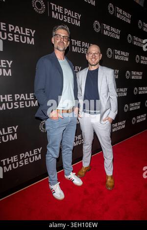 New York, États-Unis. 21 mai 2026. NEW YORK, NEW YORK - 21 MAI : Chad Walker et Dave Lamattina assistent au coup d'envoi de la Coupe du monde de la FIFA avec FOX Sports au PaleyLive au Paley Museum le 21 mai 2026 à New York. Crédit : Ron Adar/Alamy Live News Banque D'Images