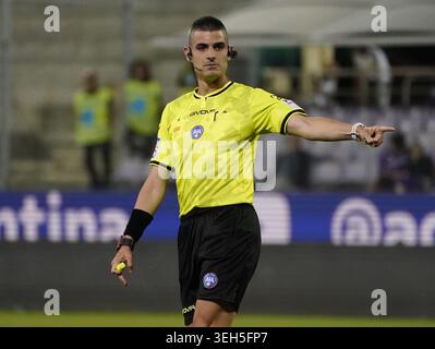 Firenze, Italie. 22 mai 2026. L'arbitre Mario Perri fait des gestes lors du match de football Serie A entre Fiorentina et Atalanta au stade Artemio franchi à Florence, centre de l'Italie - vendredi 22 mai 2026. Sport - Soccer (photo de Marco Bucco/la presse) crédit : LaPresse/Alamy Live News Banque D'Images
