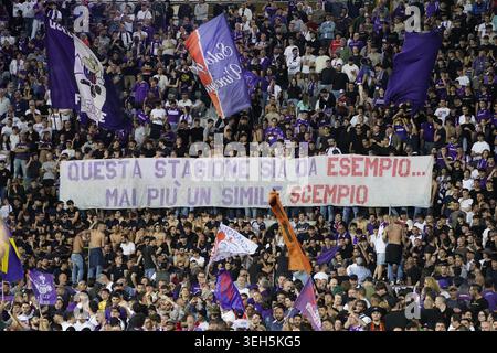 Firenze, Italie. 22 mai 2026. Les supporters de Fiorentina se disputent pendant le match de football Serie A entre Fiorentina et Atalanta au stade Artemio franchi de Florence, au centre de l'Italie - vendredi 22 mai 2026. Sport - Soccer (photo de Marco Bucco/la presse) crédit : LaPresse/Alamy Live News Banque D'Images