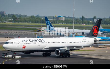 Amsterdam, pays-Bas, 02.05.2026, Airbus A330 d'Air Canada à l'aéroport de Schiphol Amsterdam Banque D'Images