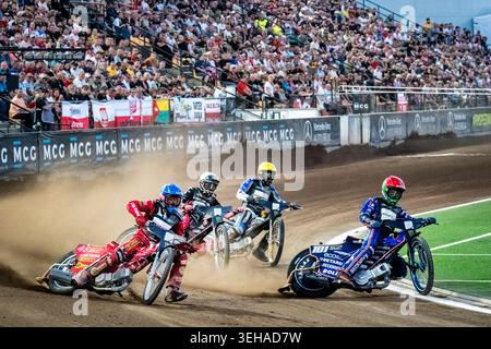 Prague, République tchèque. 23 mai 2026. Championnat du monde de moto Speedway Grand Prix de la République tchèque dans l'arène de Marketa, Prague, République tchèque, 23 mai 2026. De gauche à droite : Max Fricke (AUS), Adam Buba Bednar (CZE), Jason Doyle (USA) et Brady Kurtz (AUS). Crédit : vit Simanek/CTK photo/Alamy Live News Banque D'Images