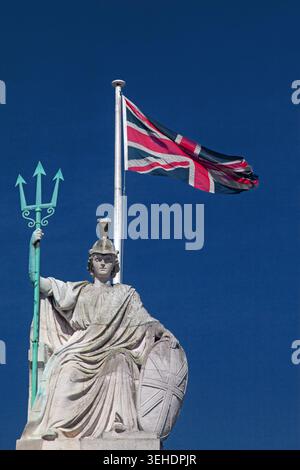 Sculpture de Britannia sur le fronton de Tate Britain, Millbank/Pimlico, ville de Westminster, Londres, Angleterre, Royaume-Uni Banque D'Images