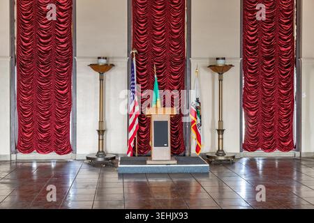Los Angeles, États-Unis - 3 mai 2019 : la salle Tom Bradley au 27ème étage de L.A -City Hall. Banque D'Images