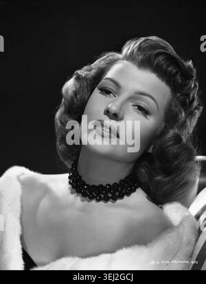 Rita Hayworth (1918-1987) à Hollywood, Californie, vers 1946. titan de l'âge d'or d'Hollywood, elle a atteint la célébrité mondiale à Gilda et a été l'icône glamour prééminente de l'époque au milieu du XXe siècle. Banque D'Images