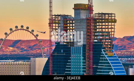 Aerial Las Vegas Strip Hard Rock Cafe Guitar construction Golden Hour Banque D'Images