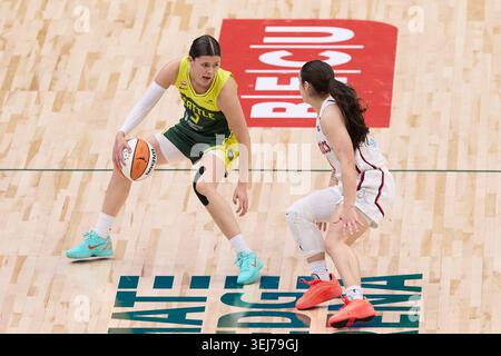 Seattle, Washington, États-Unis. 27 mai 2026. JADE MELBOURNE (5) contrôle le basket-ball dans le premier quart-temps du match WNBA entre le Storm de Seattle et Washington Mystics au Climate Pledge Arena de Seattle. (Crédit image : © Richard Dizon/ZUMA Press Wire) USAGE ÉDITORIAL SEULEMENT ! Non destiné à UN USAGE commercial ! Banque D'Images