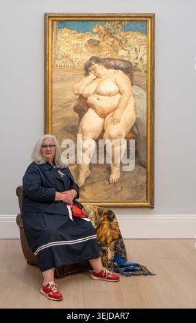 Sothebys, Londres, Royaume-Uni. 29 mai 2026. Sotheby’s Today rassemble dans ses galeries londoniennes le chef-d’œuvre de Lucian Freud Sleeping by the Lion Carpet (soit 25-35 millions de livres sterling) avec la célèbre sitter du tableau, « Benefits Supervisor » Sue Tilley. Acclamée par la critique comme « l’œuvre la plus importante jamais peinte par Freud », la peinture est l’œuvre finale et la plus ambitieuse du célèbre quatuor de portraits monumentaux de Tilley. Crédit : Malcolm Park/Alamy Live News Banque D'Images