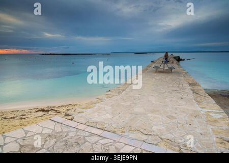 Coucher de soleil à Embarcadero es Cotó, Colonia de Sant Jordi, Salines, Majorque, Îles Baléares, Espagne Banque D'Images