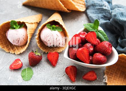 Glace à la fraise Banque D'Images