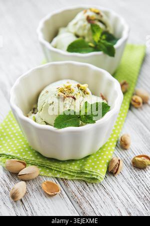 Glace à la pistache et menthe Banque D'Images