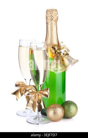 Bouteille de champagne, verres et décoration de noël Banque D'Images