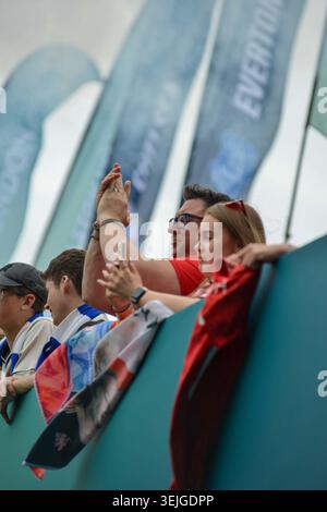 ROYAUME-UNI. 29 mai 2026. Fans célébrant pendant Manchester United V Aston Villa au 2e jour des tournois World 7's Stadium Gtech Community Stadium London England Credit : SPP Sport Press photo. /Alamy Live News Banque D'Images