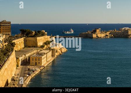 Malte - la Valette, ville de la Valette à l'entrée du port Banque D'Images