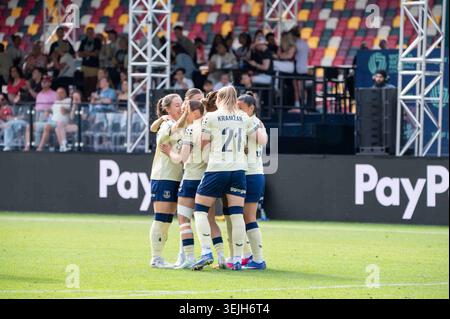 ROYAUME-UNI. 29 mai 2026. Célébrations des buts d'Everton pendant Leicester City V Everton jour 2 des tournois du World 7's Stadium Gtech Community Stadium London England Credit : SPP Sport Press photo. /Alamy Live News Banque D'Images