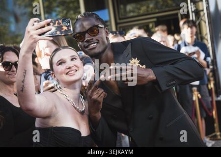 IBO Bodi (Ibrahim Ouro-Bodi) (21 ans), vainqueur de la 21ème saison du Deutschland's Next Top Model (GNTM) le 28 mai 2026 à Berlin sur le tapis rouge en fron Banque D'Images