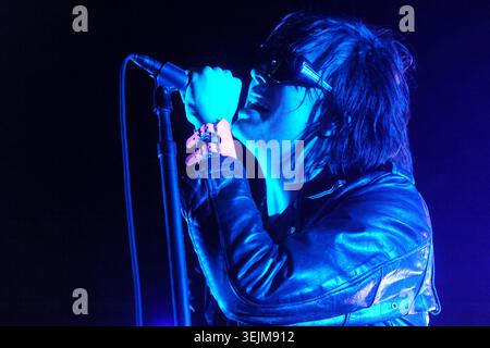 The Strokes se produit lors du festival de musique South by Southwest, Austin, Texas, le 17 mars 2011. (Photo de John Anderson/The Austin Chronicle) Banque D'Images