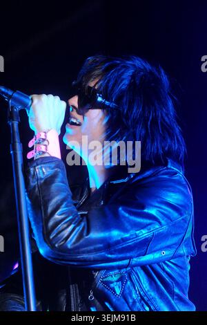 The Strokes se produit lors du festival de musique South by Southwest, Austin, Texas, le 17 mars 2011. (Photo de John Anderson/The Austin Chronicle) Banque D'Images