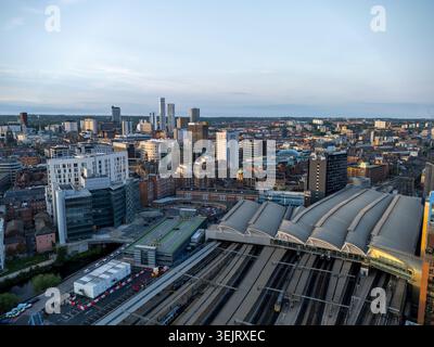 Gare de Leeds, West Yorkshire, Angleterre. Un important carrefour de transport reliant le Yorkshire à Londres, l'Écosse et des destinations à travers le Royaume-Uni Banque D'Images