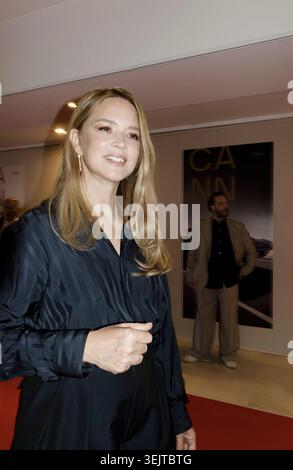 Cannes, France. 16 mai 2026. Virginie Efira a été vue quitter la conférence de presse lors de la 79e édition du Festival International du film de Cannes en mai Banque D'Images