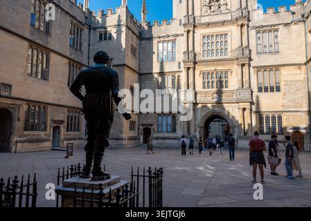 La cour de la Bodleian Library, Oxford University, Oxford, Royaume-Uni Banque D'Images