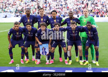BUDAPEST, HONGRIE - MAI 30 : Teamphoto du PSG, Matvey Safonov du Paris Saint-Germain, Achraf Hakimi du Paris Saint-Germain, Marquinhos du Paris Saint-Germain, Khvicha Kvaratskhelia du Paris Saint-Germain, Fabian Ruiz du Paris Saint-Germain, Ousmane Dembele du Paris 2026 Saint-Germain, Desire Doue du Paris Saint-Germain, Vitinha du Paris Saint-Germain, Nuno Mendes du Paris Saint-Germain, Willian Pacho Pacho de Paris Saint-Budapest, Paris 30 mai 2026 Champions à la finale de l'Usenal. (PH Banque D'Images