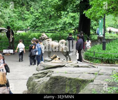 La statue Golden Husky Balto Dog à Central Park New York Banque D'Images