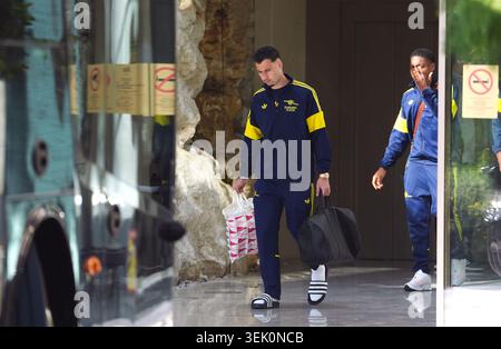 Gabriel Martinelli d'Arsenal quitte l'hôtel Team à Budapest. Le rêve d’Arsenal de gagner sur la plus grande scène d’Europe pour la première fois en 140 ans d’histoire s’est terminé à l’agonie après une défaite en fusillade 4-3, Eberechi Eze et Gabriel hors cible à la Puskas Arena de Budapest. Date de la photo : dimanche 31 mai 2026. Banque D'Images