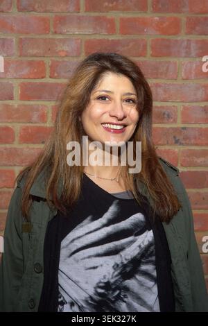 Le comédien Shappi Khorsandi Banque D'Images