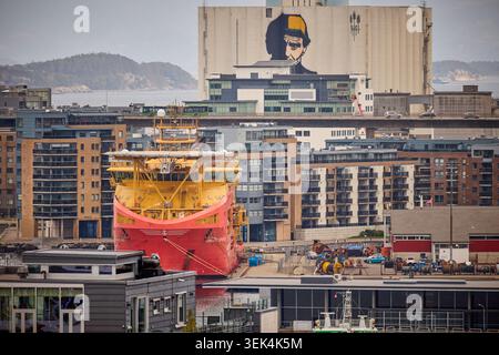 Stavanger, Norvège. Énergie Sphynx MPSV sous gestion GEOS dans le port Banque D'Images