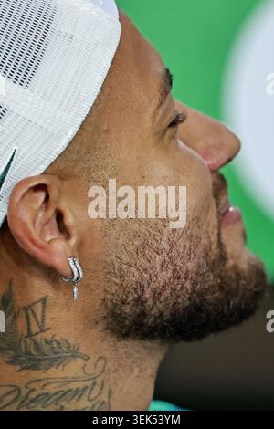 Rio de Janeiro, Brésil. 31 mai 2026. Détail de la boucle d'oreille en diamant de Neymar Jr. en provenance du Brésil avant le match entre le Brésil et le Panama pour un match amical en préparation de la Coupe du monde de la FIFA 2026, au stade Maracana, à Rio de Janeiro, au Brésil, le 31 mai 2025. Photo : Heuler Andrey/DiaEsportivo/Alamy Live News crédit : DiaEsportivo/Alamy Live News Banque D'Images