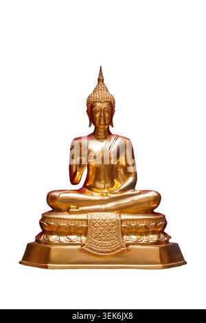 Statue de Bouddha, isolat en laiton. Une statue de Bouddha dorée est centrée sur un fond blanc Banque D'Images