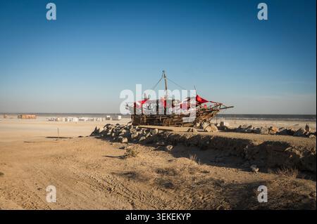 Installations d'art en front de mer à Bombay Beach, près de l'entrée de ce qui autrefois la marina communautaire, sur la rive de la mer de Salton. Californie, U. Banque D'Images