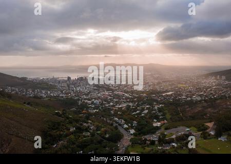 Vue aérienne du Cap de signal Hill vers le port de table Bay Banque D'Images
