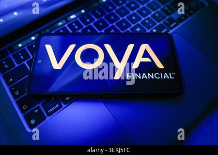 Pologne. 2 juin 2026. Dans cette illustration photo, un logo Voya est vu affiché sur un smartphone sur le dessus d'un ordinateur portable. (Crédit image : © Omar marques/SOPA images via ZUMA Press Wire) USAGE ÉDITORIAL SEULEMENT ! Non destiné à UN USAGE commercial ! Banque D'Images